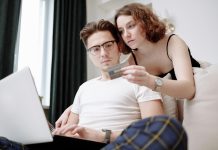 Card de credit: tot ce-ti trebuie pentru a iesi din bucluc, cand ai nevoie de bani