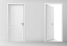 Producător uși lemn stratificat – artizanatul ridicat la rang de artă